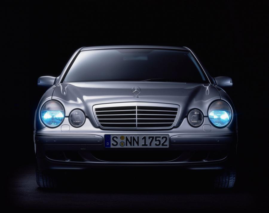  Mercedes-Benz E-Class 2002 года  (фото 308 из 448)